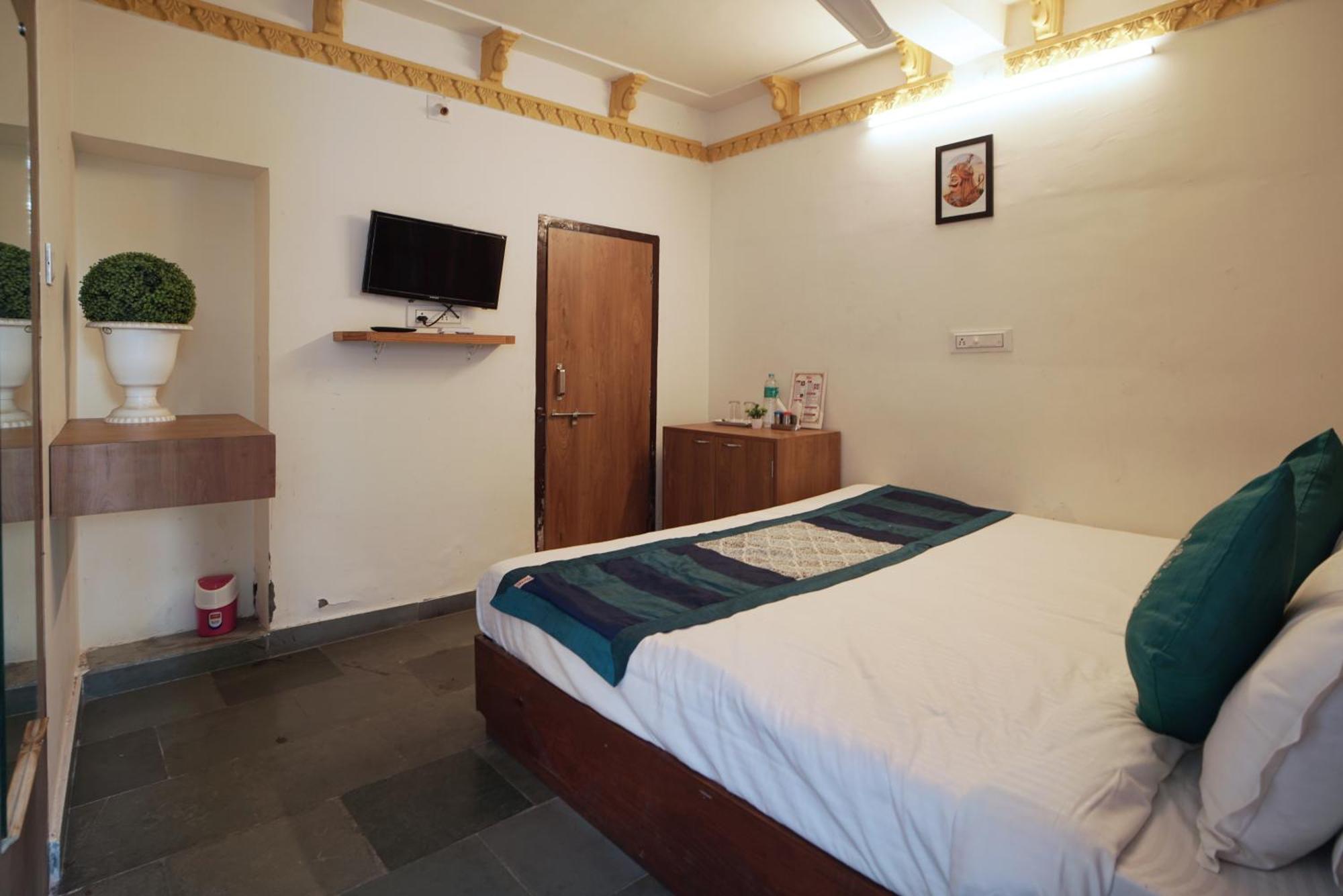 Hotel Ambavgarh Palace Udaipur Luaran gambar